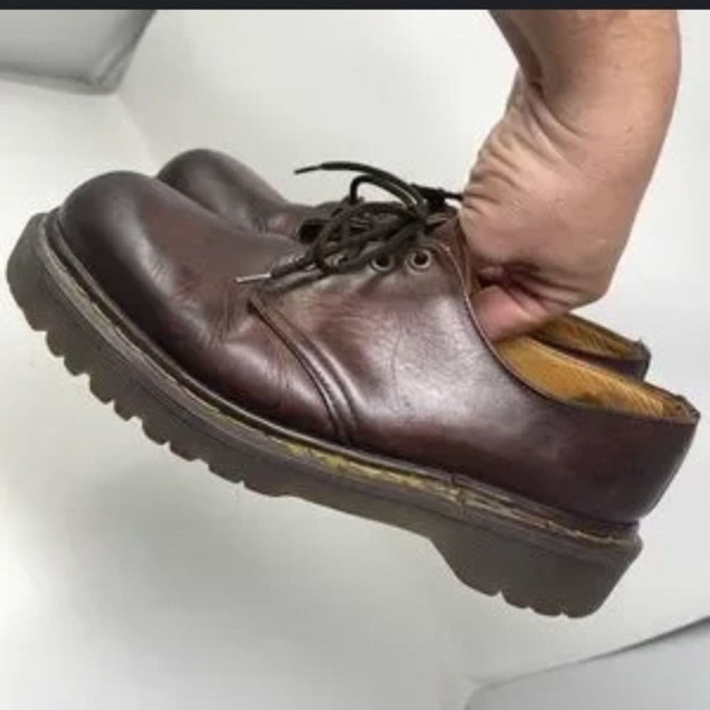 Vintage Dr. Martens 1561 / 34 leather shoes Made in England size 9 woman’s US